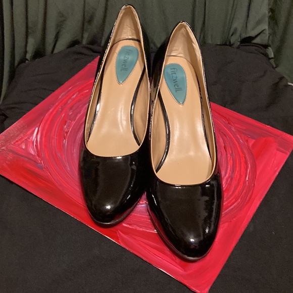 Black heels - Picture 9 of 17